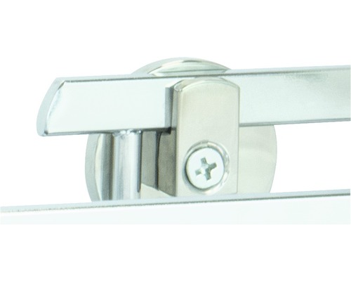 Detailný pohľad na kovový držiak na uteráky