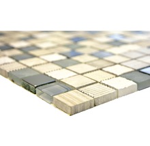 Mozaiková dlaždica s rôznymi materiálmi