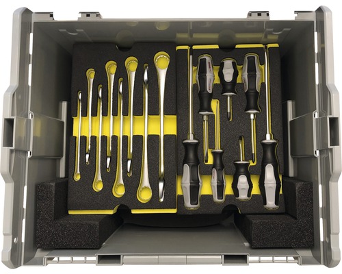 Kufrík s náradím so skrutkovačmi a kľúčmi