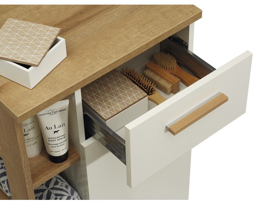 Kúpeľňová skrinka s umývadlom so zásuvkou, drevenou policou a kozmetickými produktmi