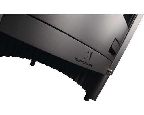 Detailný pohľad na kachle Masterflamme s logom spoločnosti