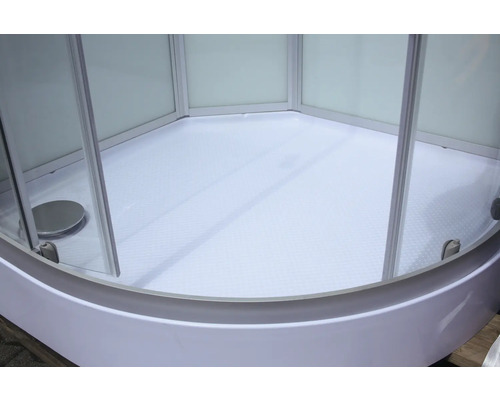 Sprchovací kút so sprchovou vaničkou a rohovým vstupom