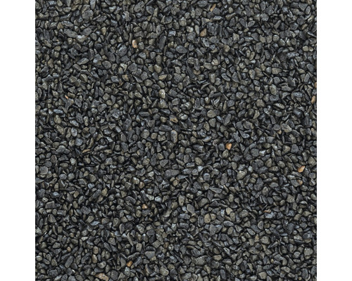 Detailný záber čierneho okrasného štrku