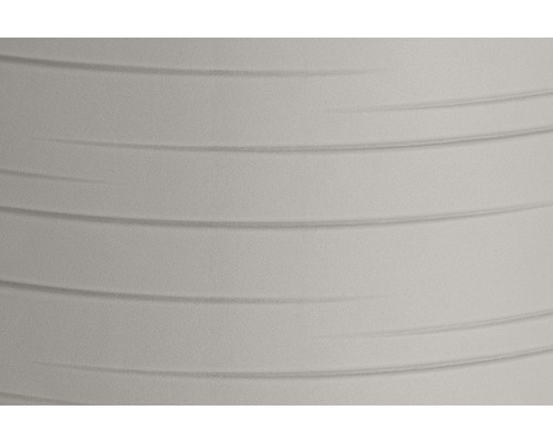 Detail štruktúrovaného povrchu s vodorovnými líniami