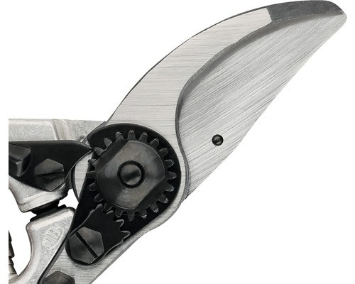 Detailný záber prevodových záhradníckych nožníc