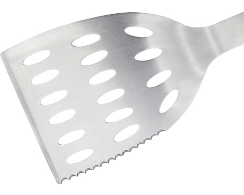 Nerezová obracačka na gril s otvormi a vrúbkovaným okrajom