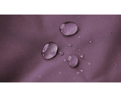 Kvapky vody na vodoodpudivej tkanine