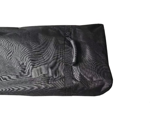 Čierna taška s rúčkou