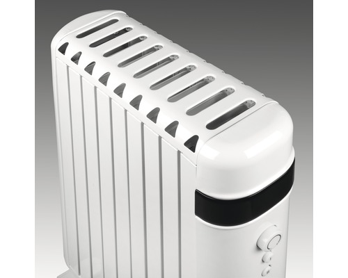 Detailný pohľad na biely olejový radiátor