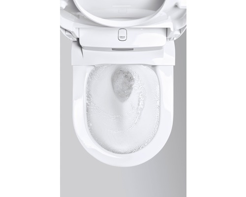 Biele sprchovacie WC so splachovacou vodou a logom Grohe