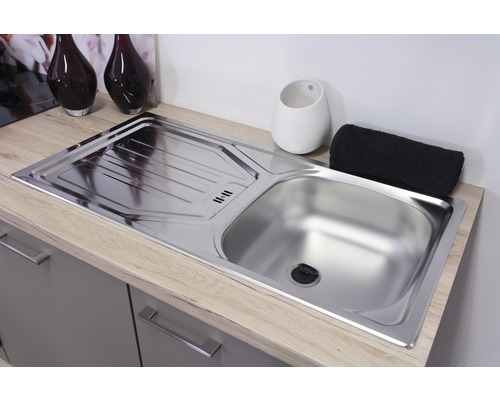 Nerezový drez s odkvapkávacou plochou na pracovnej doske