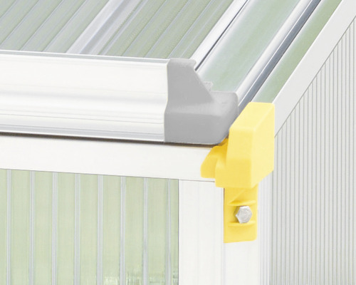 Detailný pohľad na rohový konektor skleníka z plastu