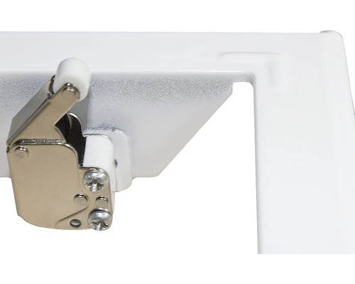 Detail posuvného dverového vedenia s valčekom a zamykacím mechanizmom