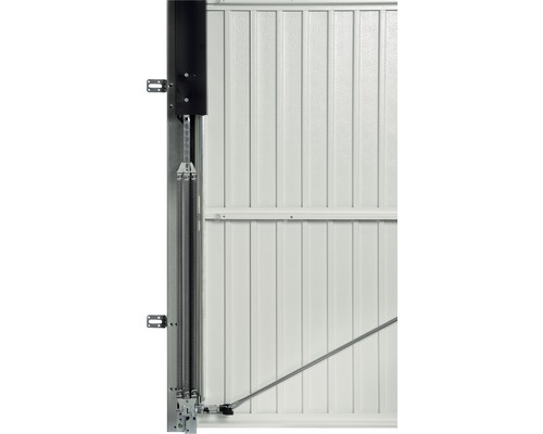 Detail garážovej brány s pružinovým mechanizmom