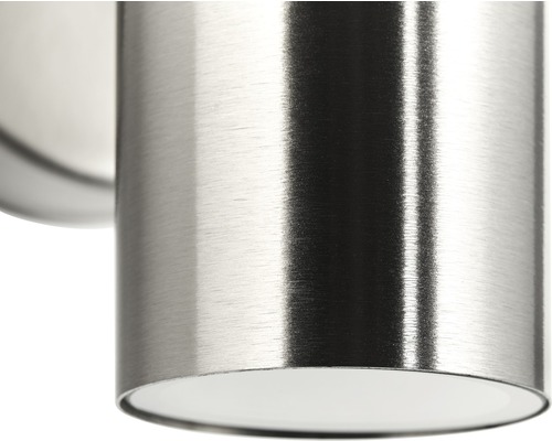 Detail kovového nástenného svietidla