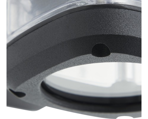 Detail vonkajšieho svietidla