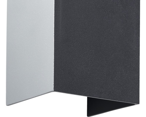 Nástenné svietidlo z kovu