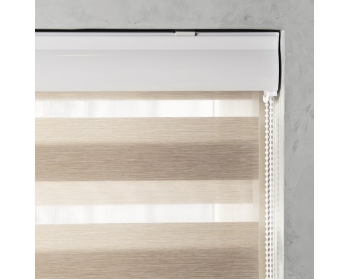 Dvojitá roleta s vodorovnými pruhmi