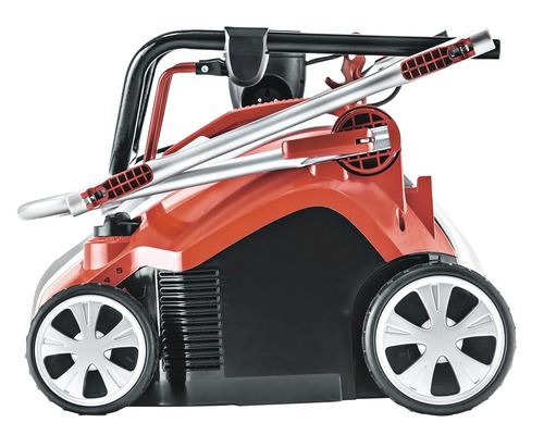 Zložený prevzdušňovač trávnika s kolieskami