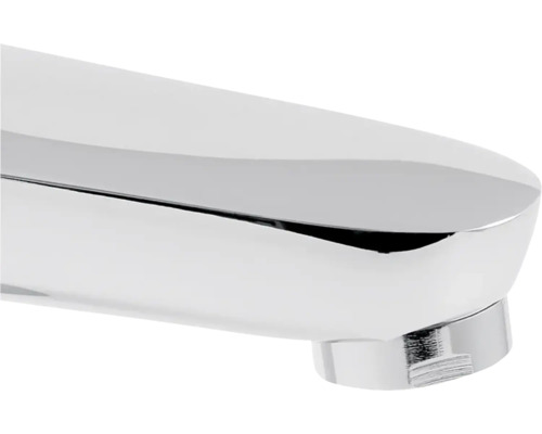 Detailný pohľad na chrómovaný výtok umývadlovej batérie