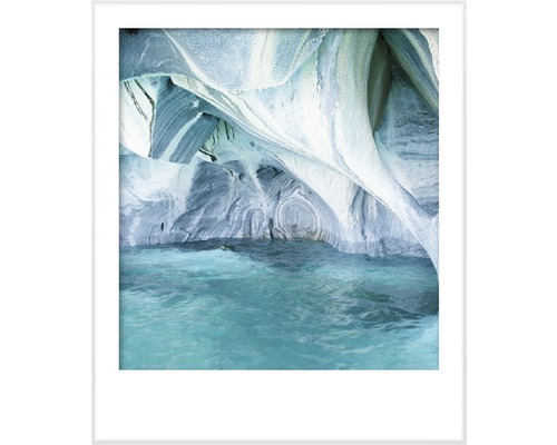 Zarámovaný obrázok s pohľadom na jaskyňu