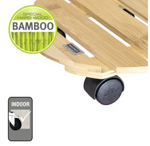 Podstavec na kvetináč z bambusu s kolieskami pre vnútorné použitie