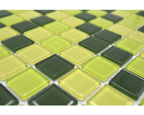 Mozaika z dlaždíc so zelenými odtieňmi