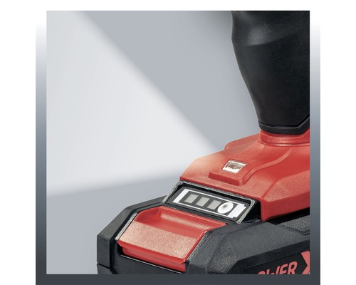 Detail červenej akumulátorovej vŕtačky s indikátorom stavu batérie.