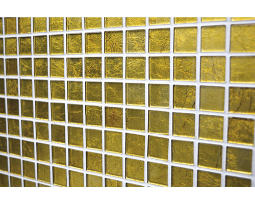 Detailný pohľad na štvorcové mozaikové dlaždice