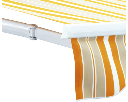 Detail markízy s pruhovaným vzorom