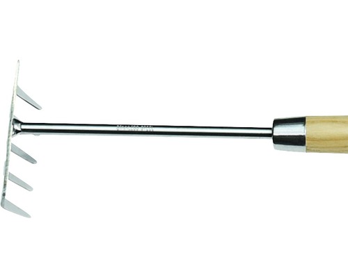 Ručné hrable s drevenou rukoväťou a nerezovými hrotmi na záhradníctvo