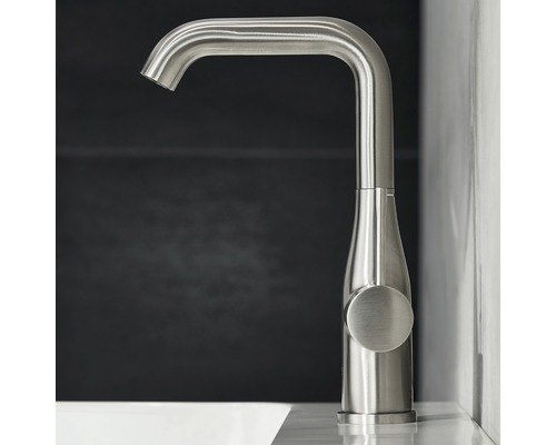 Umývadlová batéria z kovu