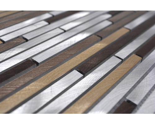 Mozaiková dlaždica z kovu a dreva