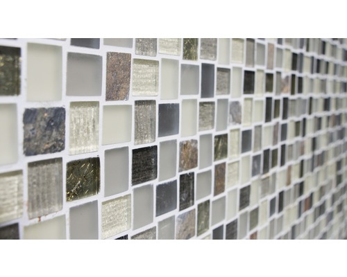 Štvorcové mozaikové obkladačky na stenu