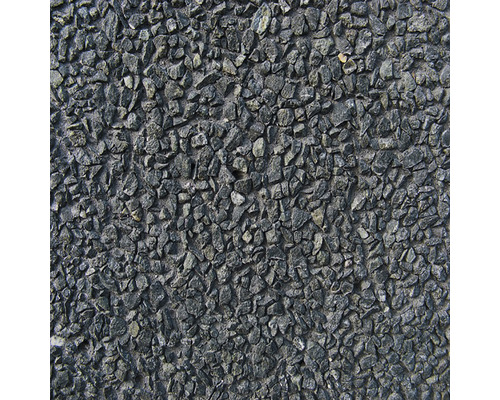 Detailný pohľad na tmavú dekoračnú drť