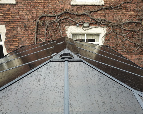 Detail strechy záhradného altánku
