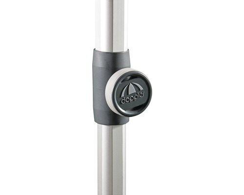 Logo Doppler na podstavci slnečníka