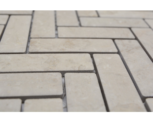 Mozaikové dlaždice vo vzore rybej kosti