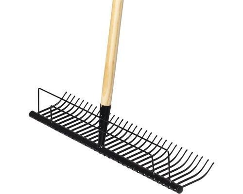 Kovové hrable na lístie s drevenou násadou