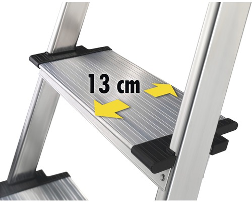 Detailný záber stupňa rebríka s uvedením rozmeru 13 cm