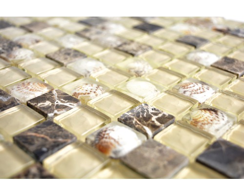 Mozaika so sklom, mramorom a mušľami