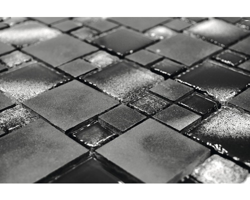 Detail mozaikových dlaždíc so štvorcovými tvarmi