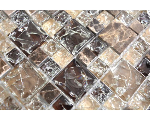 Mozaikové dlaždice zo skla a mramoru