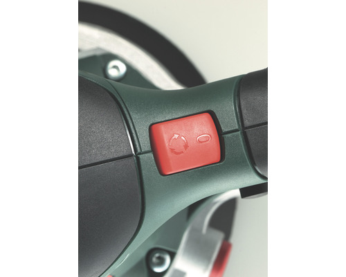 Detail nástroja s červeným spínačom pre funkciu otáčania