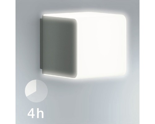 Štvorcové nástenné svietidlo s dobou svietenia štyri hodiny