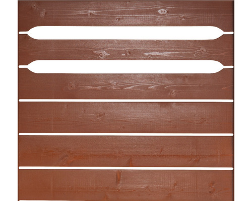 Drevený plot s vodorovnými doskami a medzerami