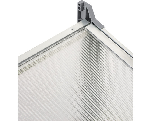 Detailný pohľad na priehľadnú komôrkovú dosku s rámom