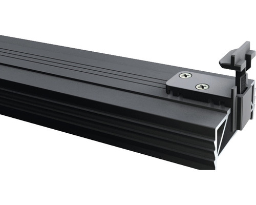 Hliníkový profil s upevňovacím prvkom