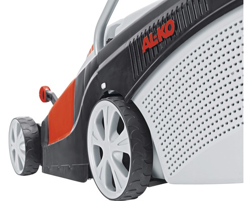 Detailný pohľad na kosačku na trávu s logom AL-KO.