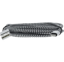 Čierno-biely pletený textilný kábel USB-A na Lightning s kľukatým vzorom.